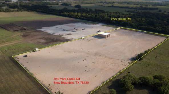 910 York Creek Rd, New Braunfels, TX 78130